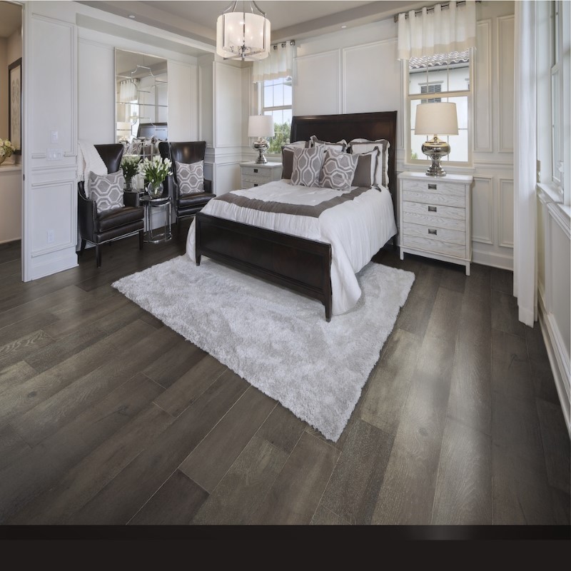 DM Flooring Silver Oak Storm Hardwood Room Scene