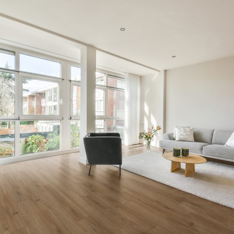 Garrison Hardwood Illumin8 Beam Laminate Room Scene